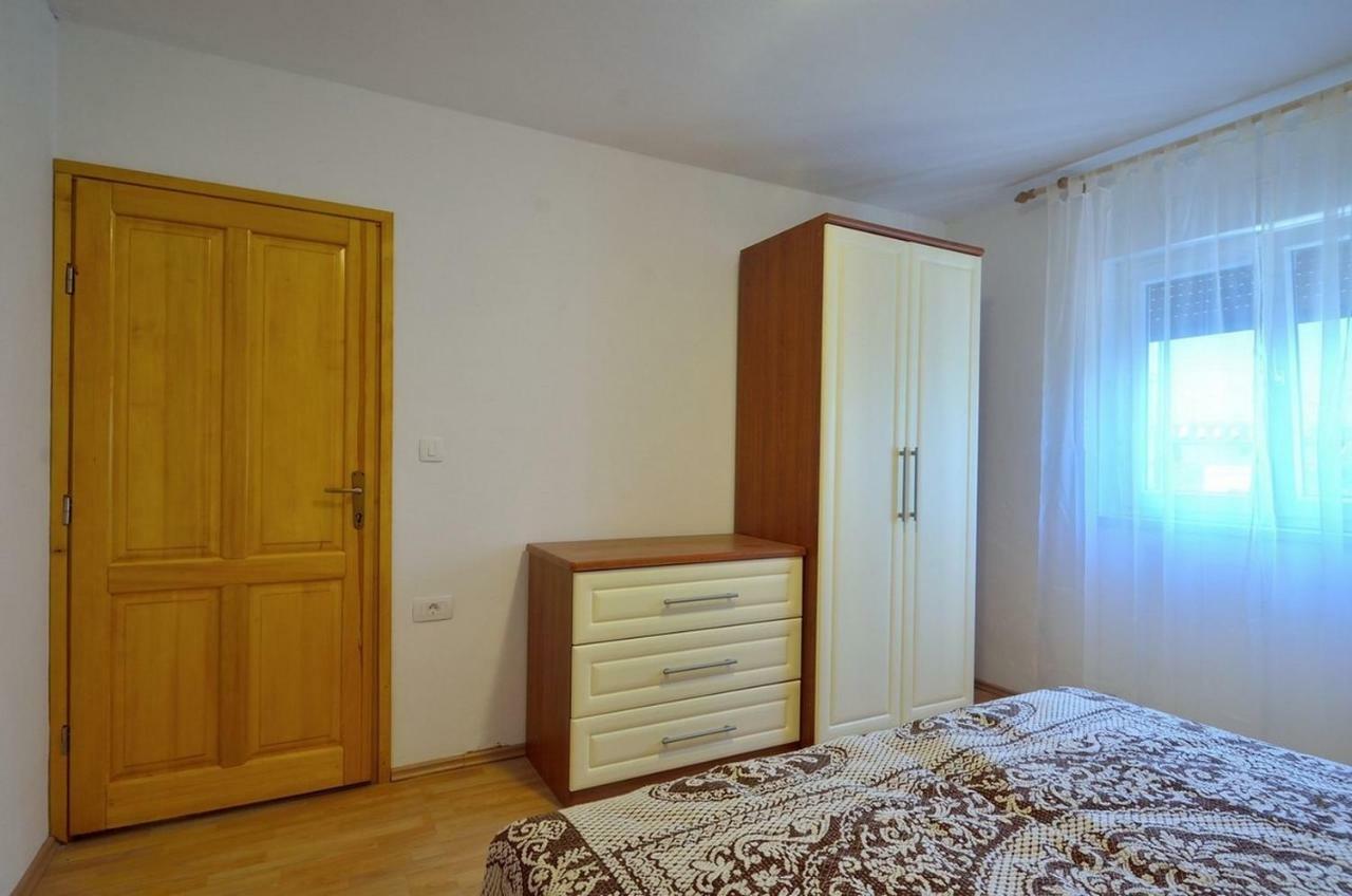 Apartment Nada With Private Pool Buzet Exterior foto